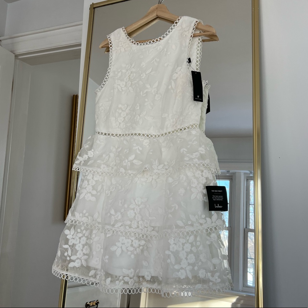Lulus White Floral Lace Ruffle Bridal Shower Dress Size M new with tags